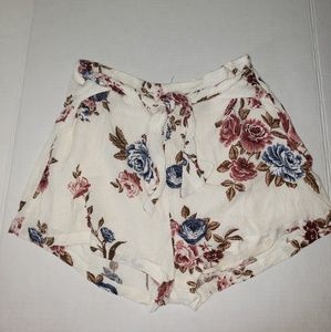 Blu pepper floral shorts